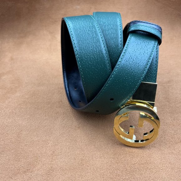 Gucci Women's reversible double sided color belt, size 85. - Picture 2 of 7